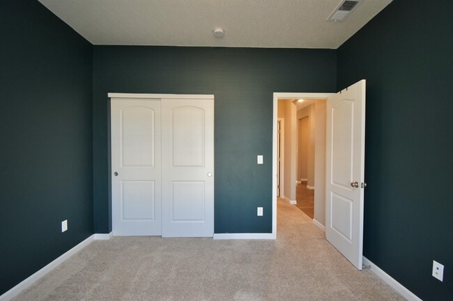 Building Photo - 1601 Ashbury Ct