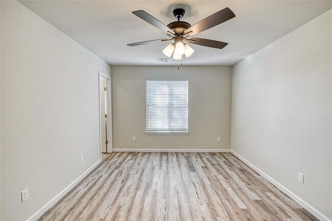 Building Photo - 211 Bumgarner Ave