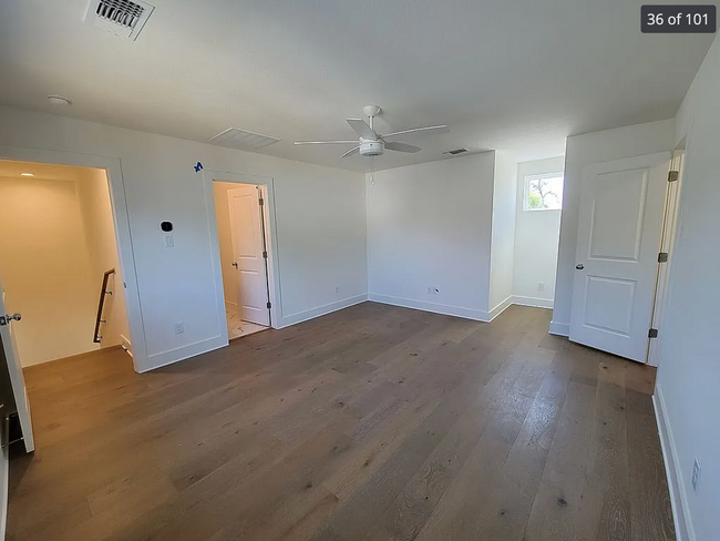 Building Photo - 5 Bedroom, 4.5 Bath less than 5 minutes fr...