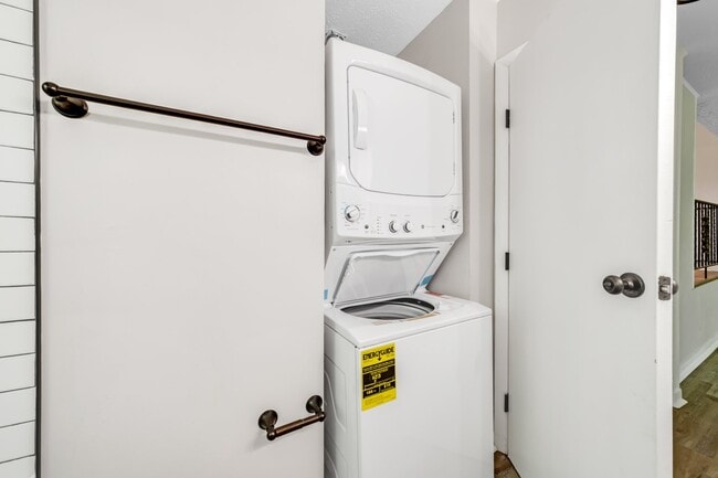 Building Photo - 522 Eastmoor Blvd