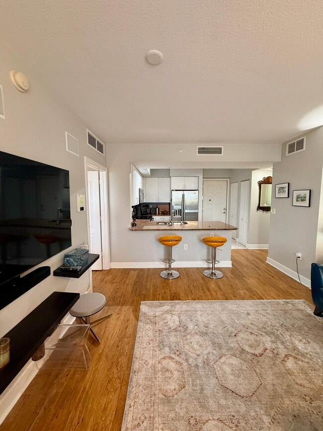 Building Photo - 1830 Radius Dr