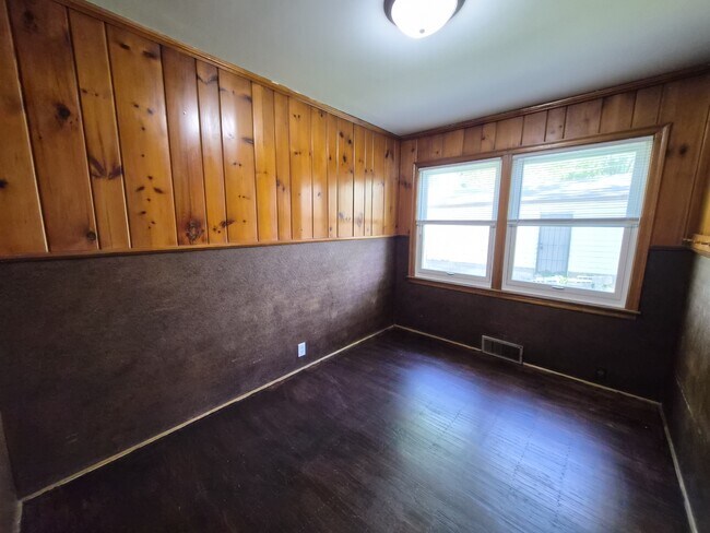Building Photo - 3707 N Riley Ave