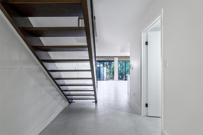 Building Photo - 8708 SW 79th Pl