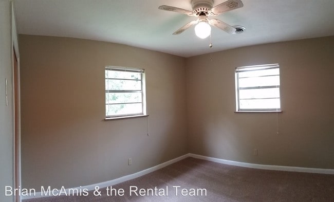 Building Photo - 1202 Sun Valley Dr