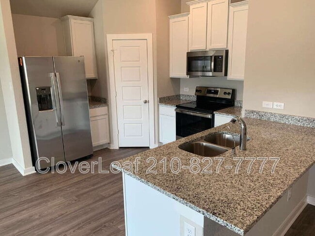 Building Photo - 708 Stonemanor Bay