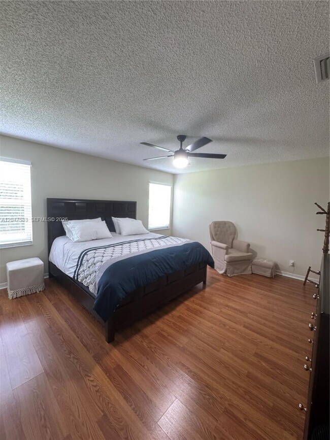 Building Photo - 4152 Pine Ridge Ln