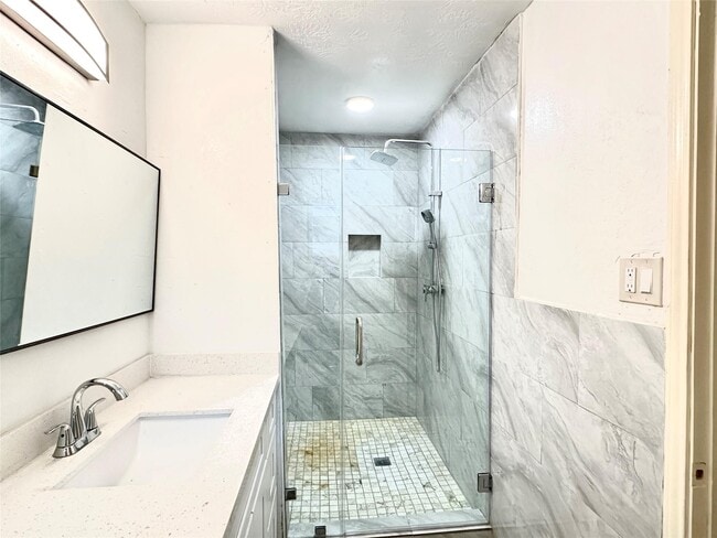 Building Photo - 11922 Sea Shore Dr