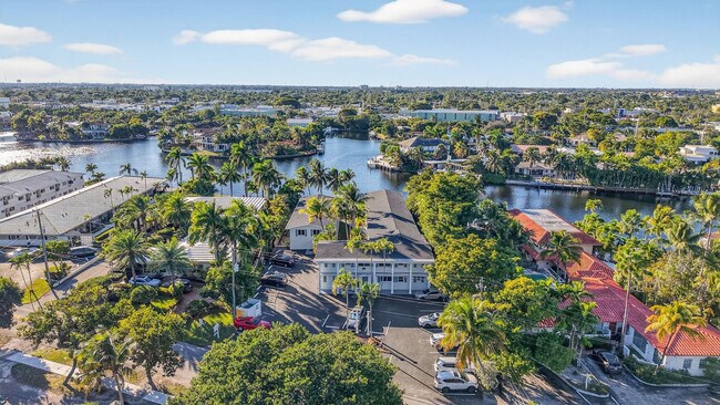 Building Photo - 1821 Middle River Dr