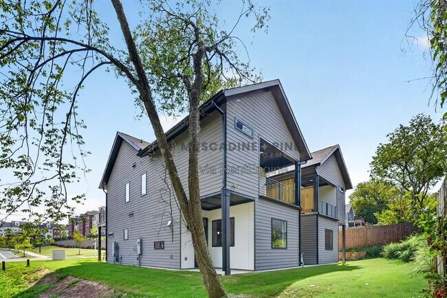 Building Photo - 543 Bragg St