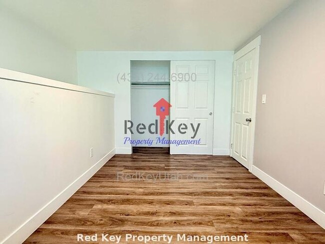 Building Photo - 3150 W Duplex