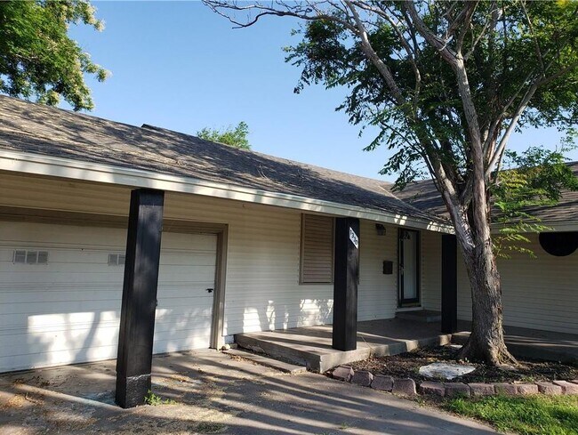 Primary Photo - 1330 Florida Ave