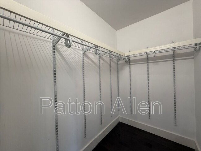 Building Photo - 92 Hibriten Dr