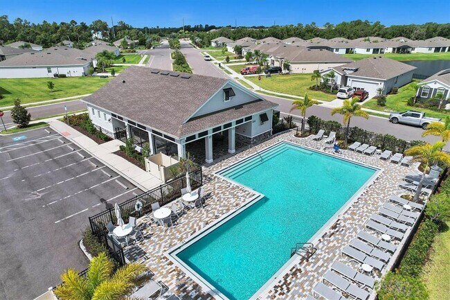 Building Photo - 5733 Silver Palm Blvd