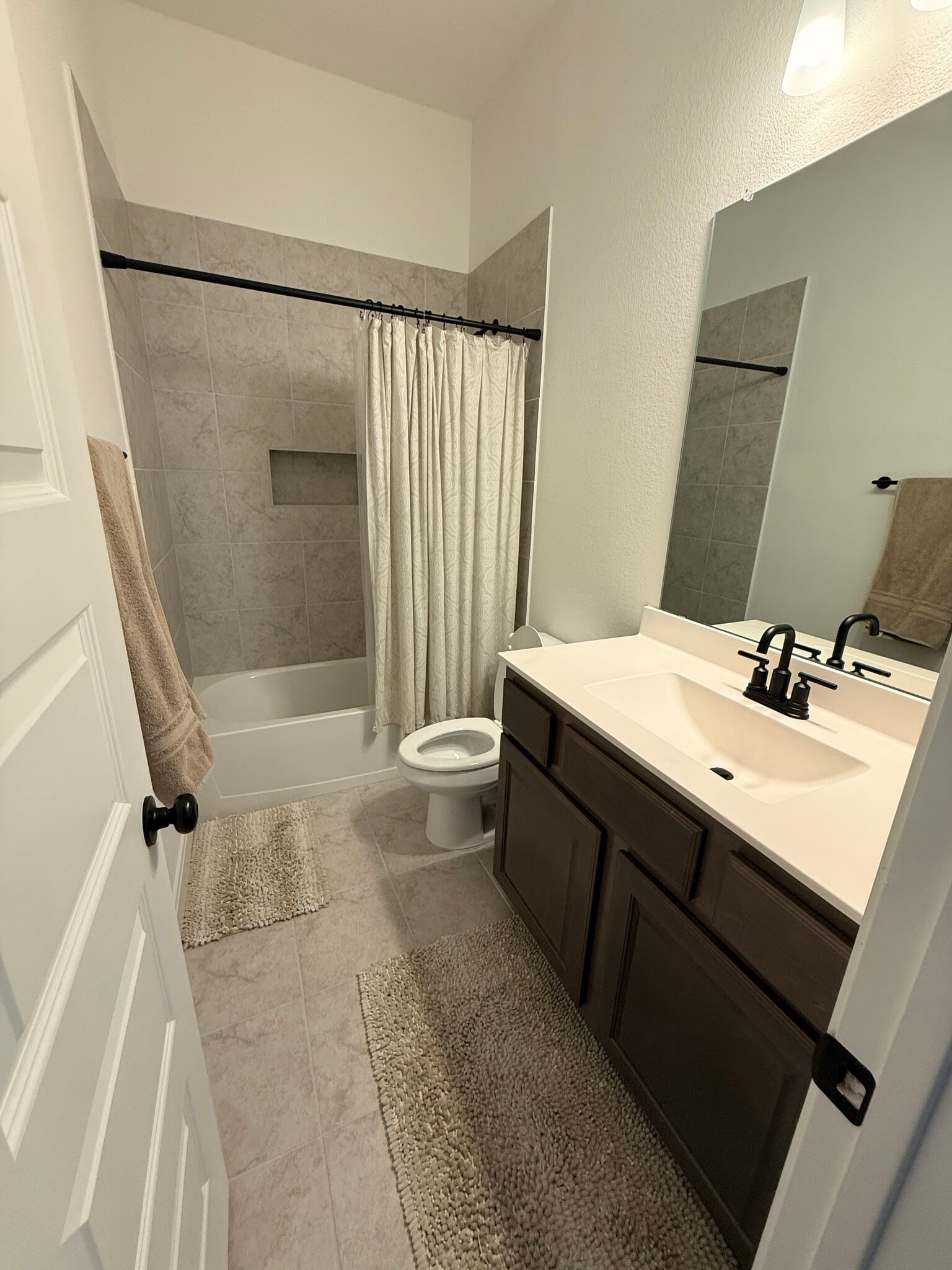 Building Photo - 13961 Longvalley Dr