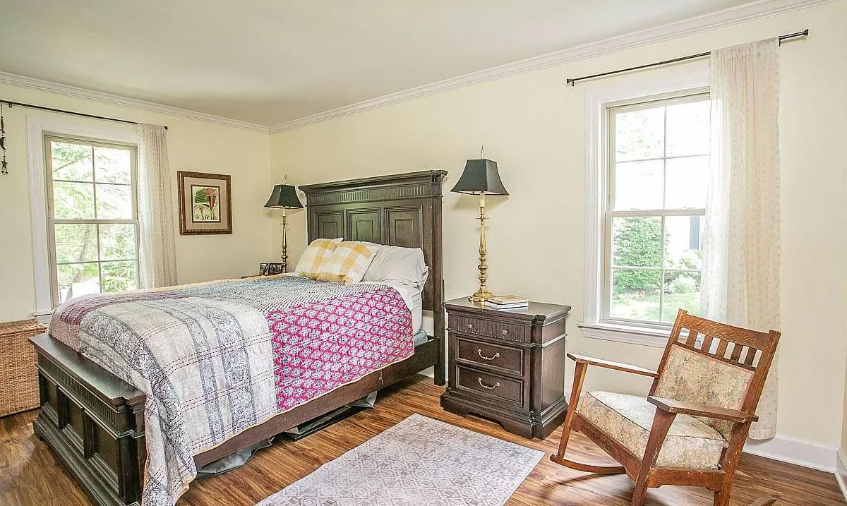 Building Photo - 295 Sugartown Rd