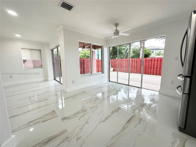 Building Photo - 7001 SW 164th Ct