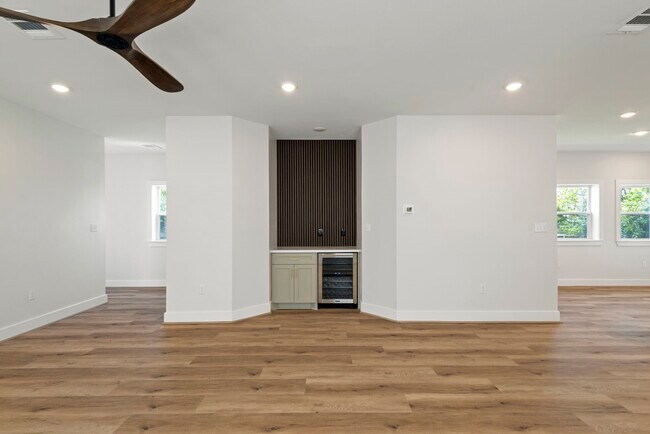 Building Photo - 3224 Omega St