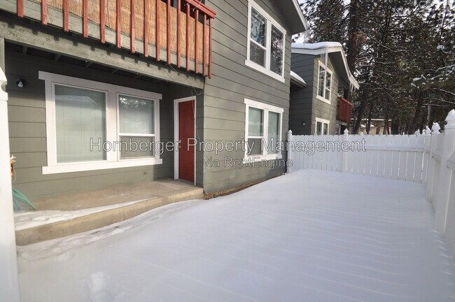 Building Photo - 8705 N Colton St