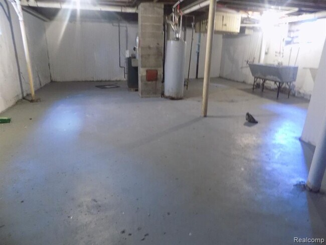 Building Photo - 14137 Mansfield St