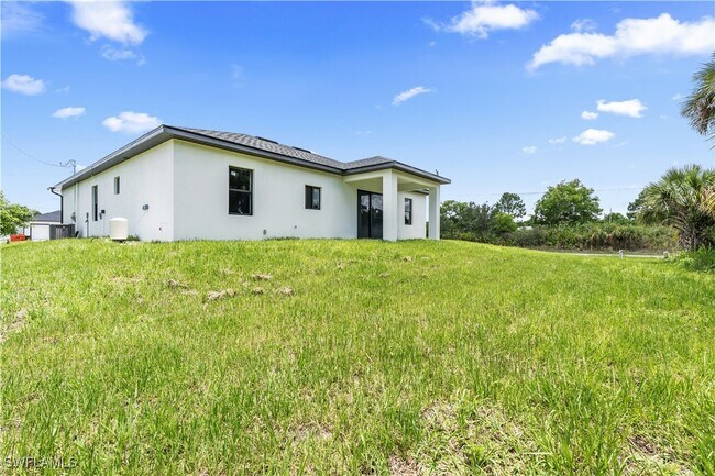Building Photo - 2601 Karen Cir