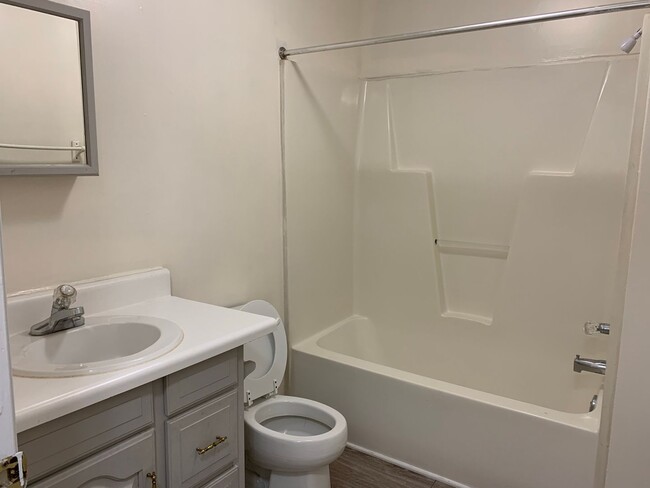 Building Photo - SHORT TERM HOME RENTAL AVAILABLE IN DESIRABLE HAYES BARTON/MIDTOWN--RANCH--3 BEDROOMS-2 BATHS--RO...