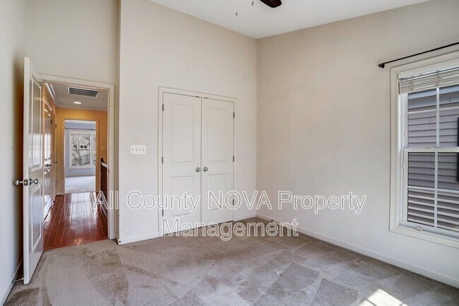 Building Photo - 1609 Poplar Run Dr