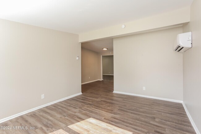 Building Photo - 4653 Haldis Ave