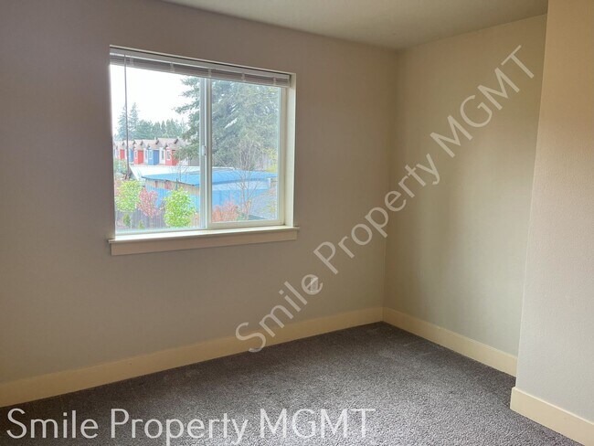 Building Photo - single house