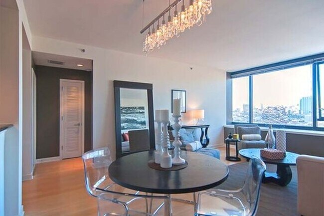 Building Photo - South Beach - 1 BR, 1BA Condo 814 Sq. Ft. ...