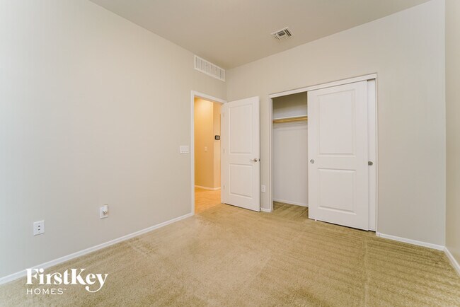 Building Photo - 7519 S Via Rancho La Costa