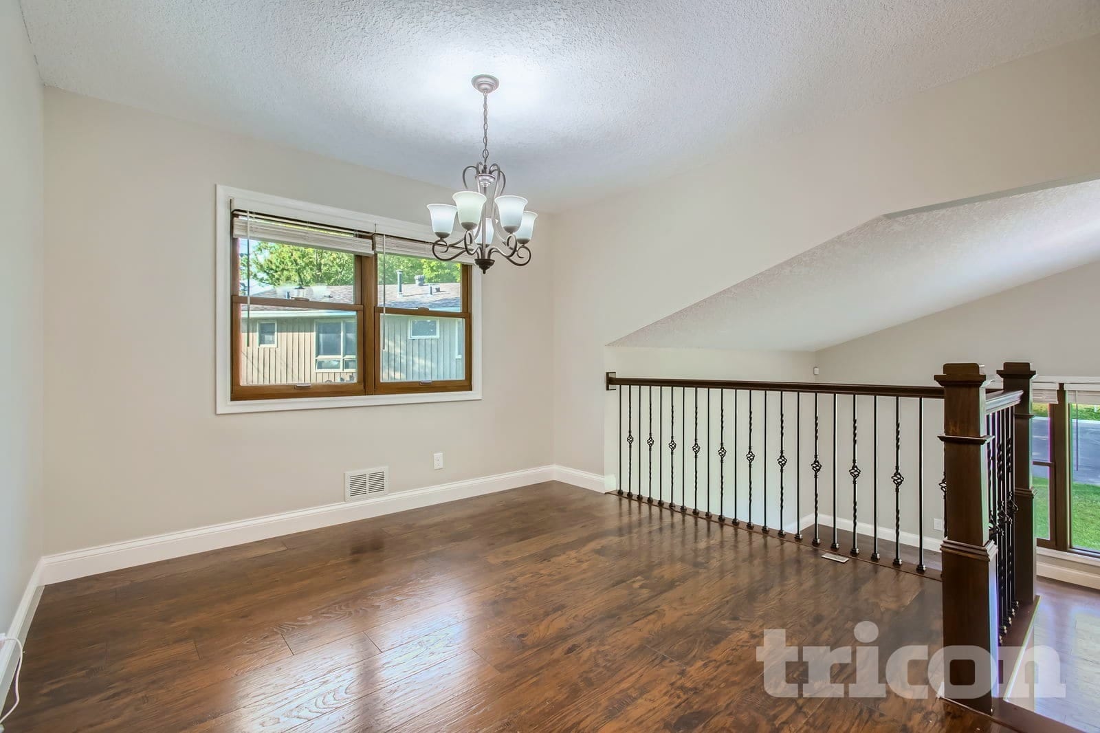 Building Photo - 1916 Lamplight Dr