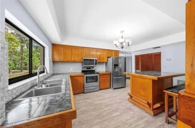 Building Photo - 3745 27th Ave SW