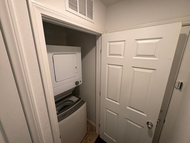 Building Photo - Charming 2-Story Townhome | 2 Bedrooms, 2 Baths & Community Pool