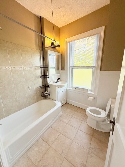 Building Photo - 369 Tappan St