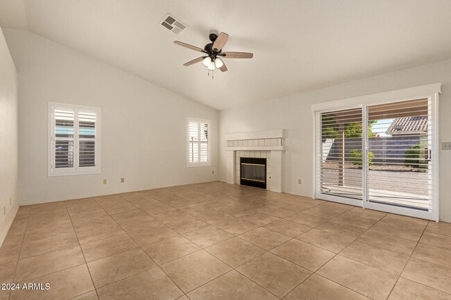 Building Photo - 7617 W Country Gables Dr