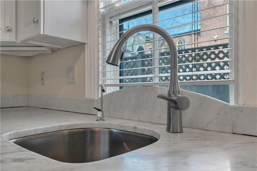 Building Photo - 98 Butler Ave