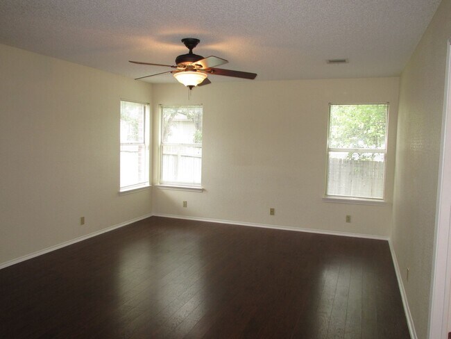 Building Photo - 1811 Lionheart Drive