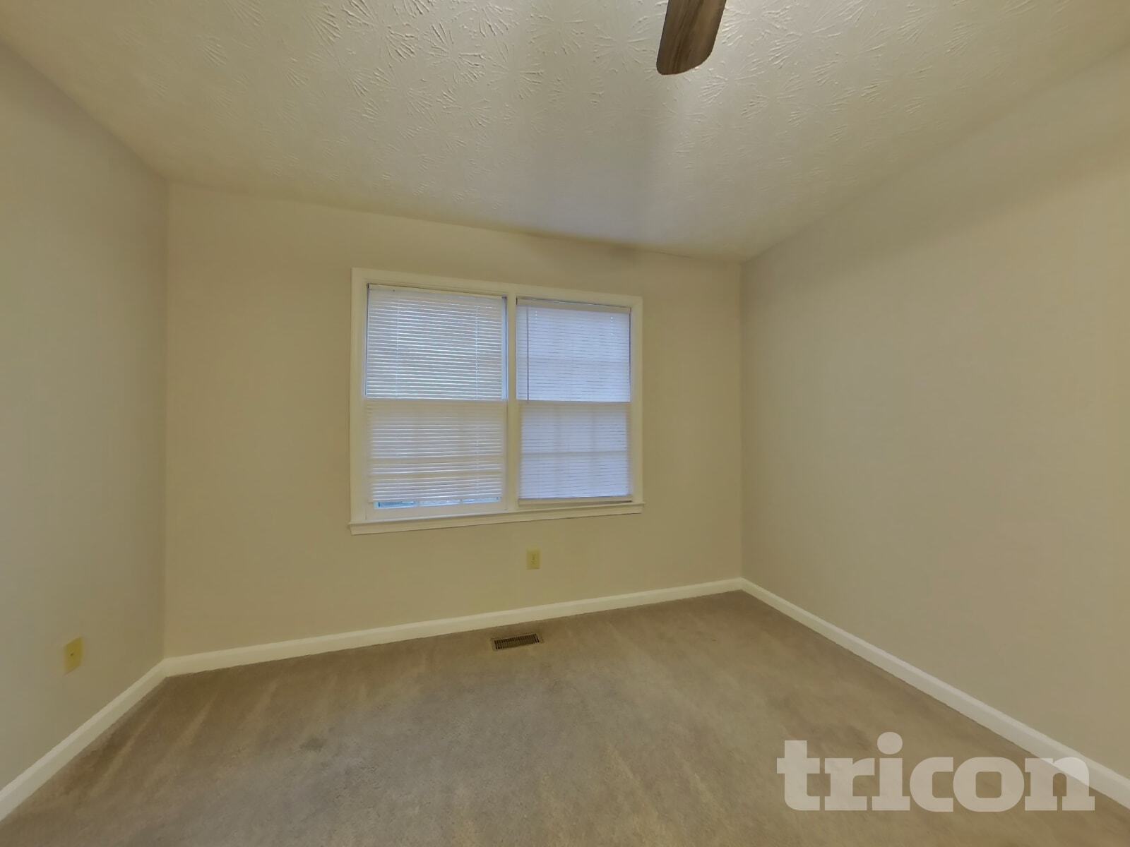 Building Photo - 15 Gregory Ln