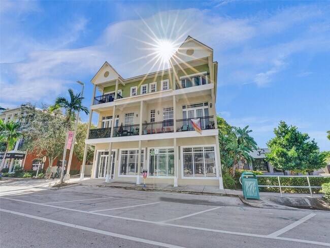 Building Photo - 2356 Wilton Dr