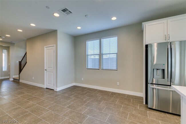 Building Photo - 11803 River Hawk Ave