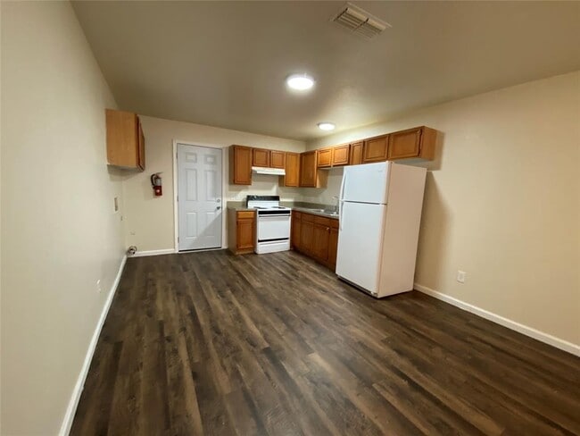 Building Photo - 1719 Short St