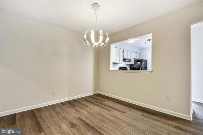 Building Photo - 13 Janwall Ct