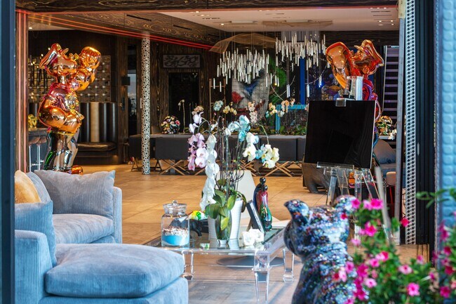 Building Photo - 8356 Sunset View Dr