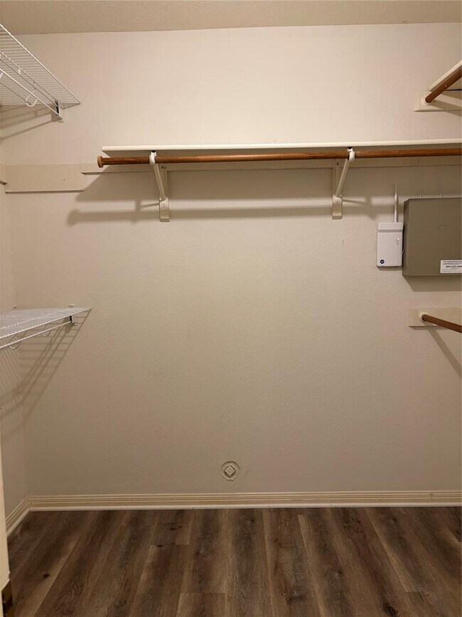Building Photo - 4500 Abelia Dr