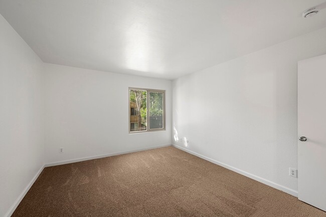 Building Photo - Mission Valley 1 BR/1 BA Condominium at Ra...