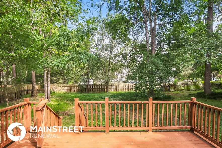 Building Photo - 3345 Daingerfield Dr
