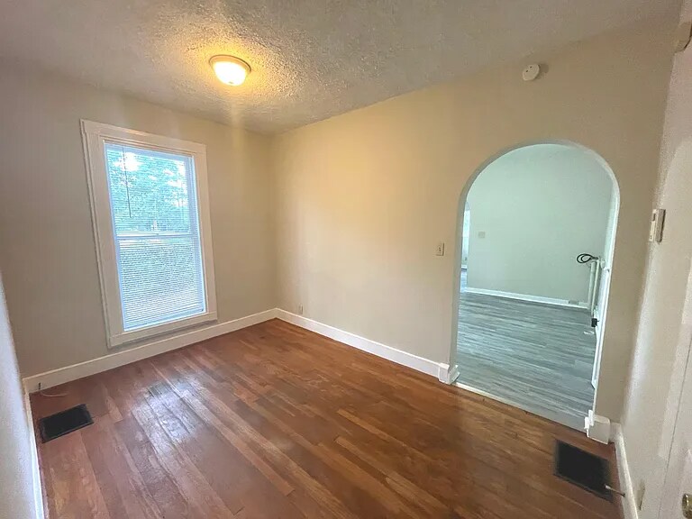 Building Photo - 3587 Midway Rd