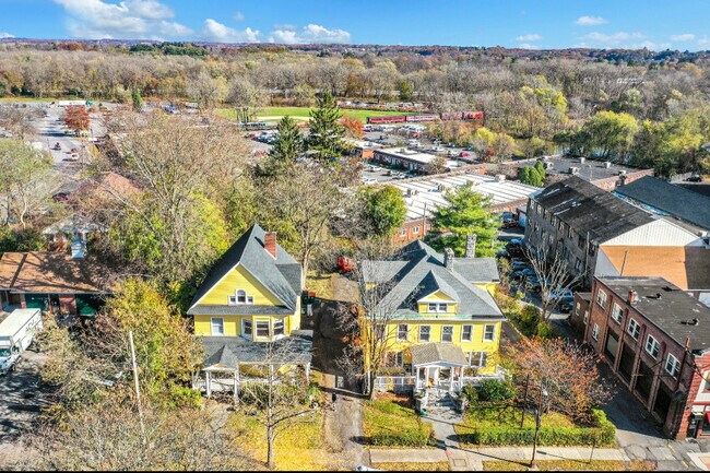 Close to Kingston Plaza - 264 Clinton Ave