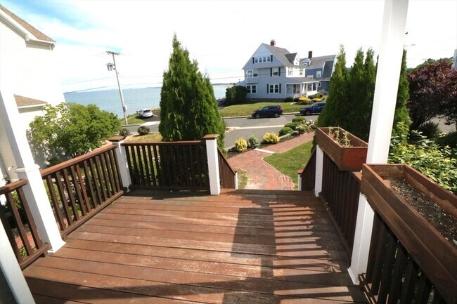 Building Photo - 141 Grovers Ave
