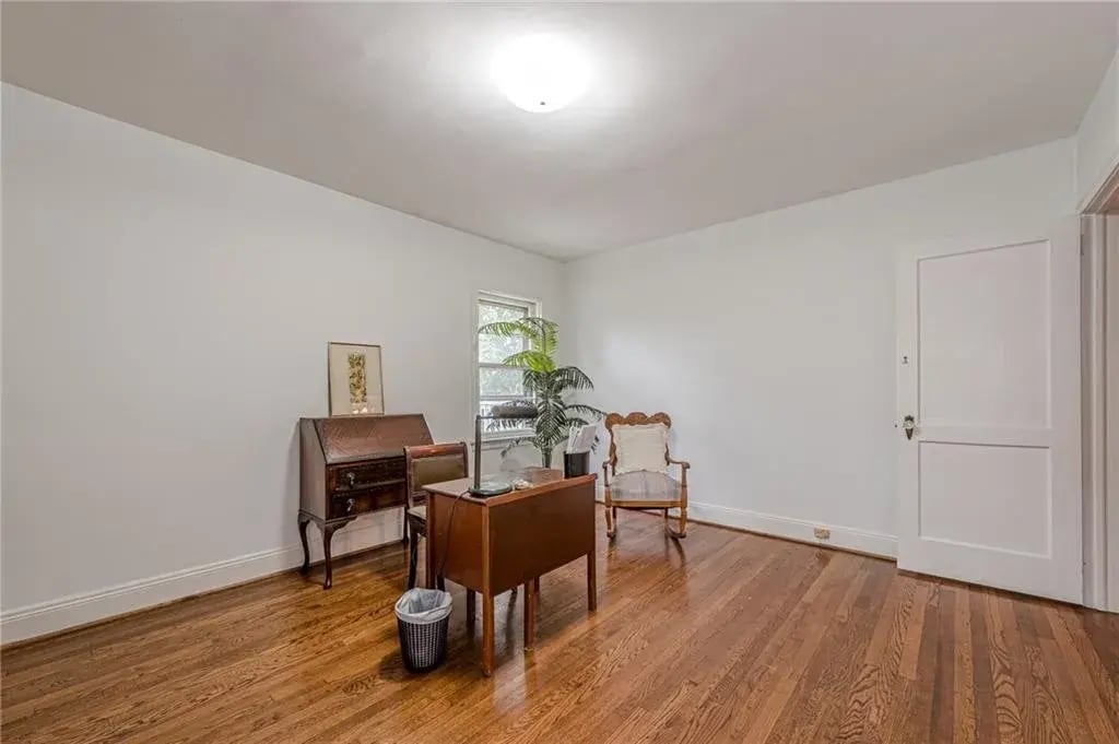 Building Photo - 4300 Rickenbacker Way NE